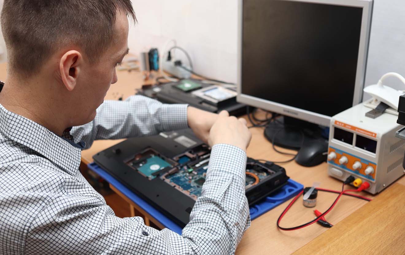 Мастер по ремонту компьютеров в Керчи